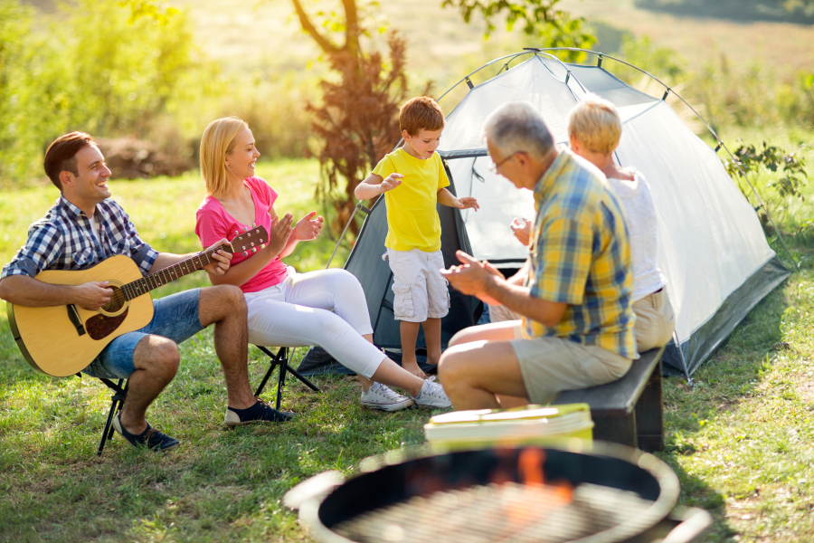 famille en camping Hérault